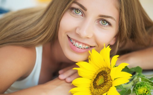 girl-with-sunflower
